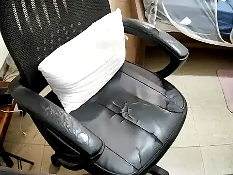 Snapshot of sissypamsissy chatting on October 1, 2025, 12:53 pm sissypamsissy online show from October 1, 2025, 12:53 pm