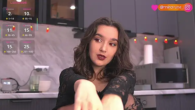 Snapshot of Mirarune chatting on October 31, 2025, 11:40 am Mirarune online show from October 31, 2025, 11:40 am