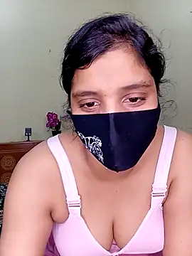 Rose-luckey online show from March 18, 2026, 6:20 pm