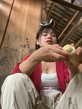 Snapshot of One-nice chatting on October 24, 2025, 3:38 am One-nice online show from October 24, 2025, 3:38 am