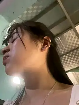 Snapshot of One-nice chatting on November 10, 2025, 1:54 am One-nice online show from November 10, 2025, 1:54 am