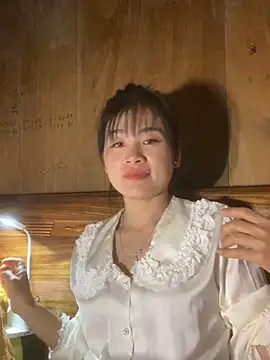 Snapshot of One-nice chatting on November 7, 2025, 5:23 am One-nice online show from November 7, 2025, 5:23 am