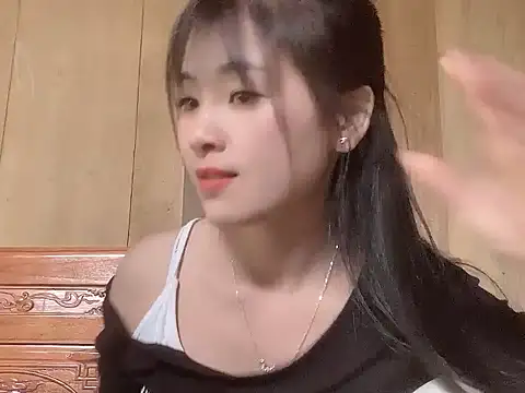 Snapshot of One-nice chatting on November 4, 2025, 7:12 am One-nice online show from November 4, 2025, 7:12 am