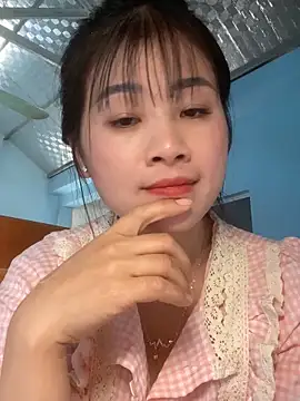 Snapshot of One-nice chatting on November 24, 2025, 5:51 am One-nice online show from November 24, 2025, 5:51 am