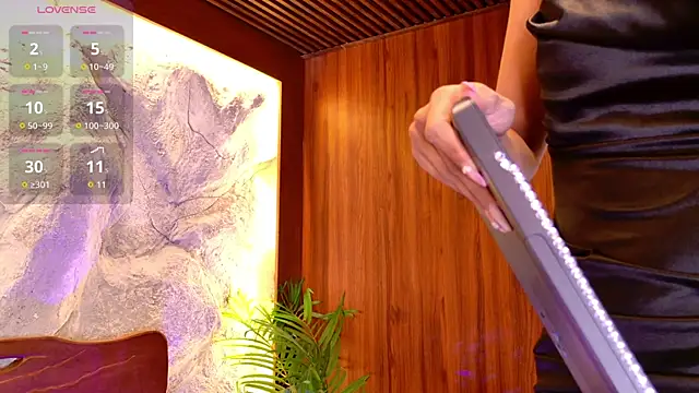 lissafeniix  online show from November 12, 2025, 10:08 am