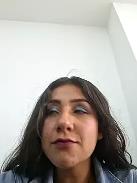 Snapshot of CAROLINE__07 chatting on December 5, 2025, 2:15 pm CAROLINE 07 online show from December 5, 2025, 2:15 pm