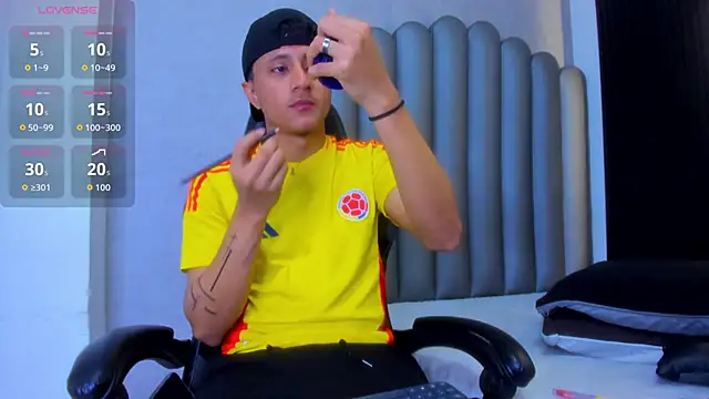  Leohot  online show from February 17, 2026, 3:37 am