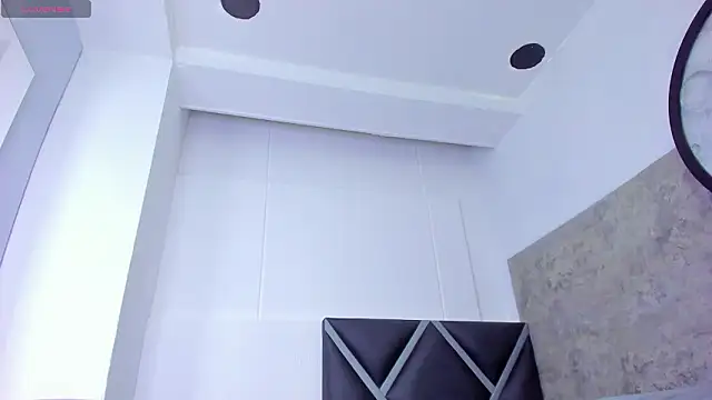  Leohot  online show from March 13, 2026, 3:33 am