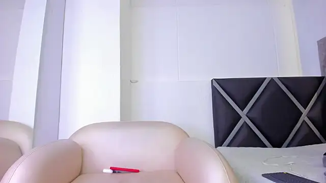  Leohot  online show from February 27, 2026, 3:29 am