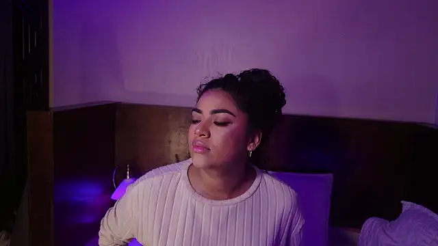 Carly Monroe  online show from October 16, 2025, 9:56 pm