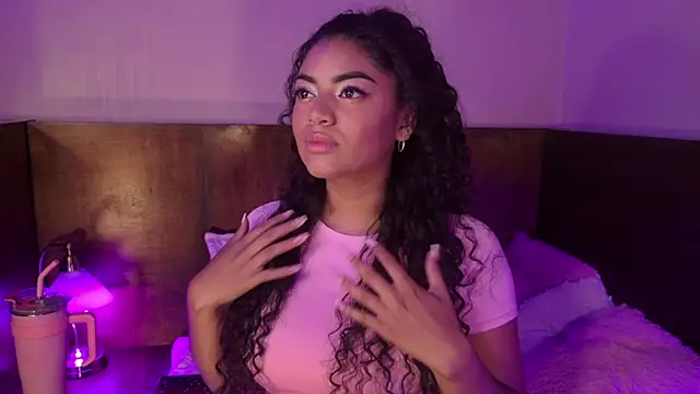 Carly Monroe  online show from October 8, 2025, 10:32 pm