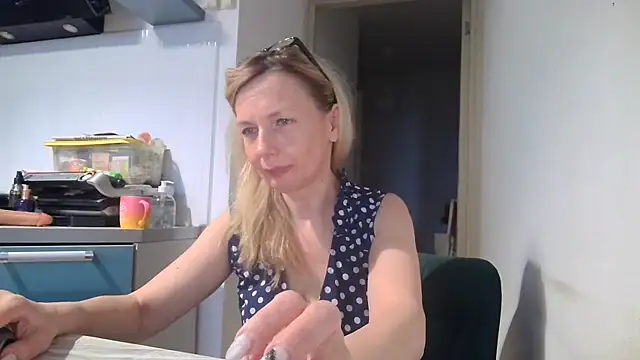 Sweetmurrr online show from June 14, 2026, 1:46 am