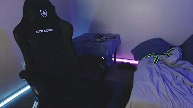 Snapshot of TypicalDepot5 chatting on November 16, 2025, 3:39 pm TypicalDepot5 online show from November 16, 2025, 3:39 pm