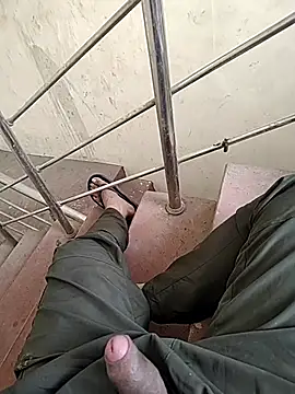 Snapshot of monty935 chatting on December 18, 2025, 11:14 am monty935 online show from December 18, 2025, 11:14 am