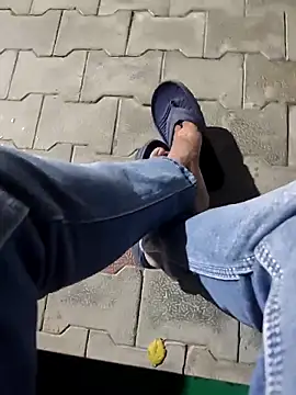 Snapshot of monty935 chatting on November 10, 2025, 1:05 pm monty935 online show from November 10, 2025, 1:05 pm