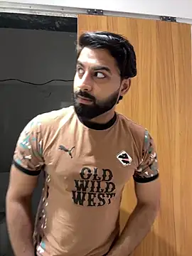 hottestboy03 online show from February 3, 2026, 7:46 am