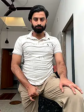 Snapshot of hottestboy03 chatting on October 28, 2025, 6:45 am hottestboy03 online show from October 28, 2025, 6:45 am