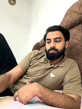 Snapshot of hottestboy03 chatting on November 3, 2025, 5:45 am hottestboy03 online show from November 3, 2025, 5:45 am