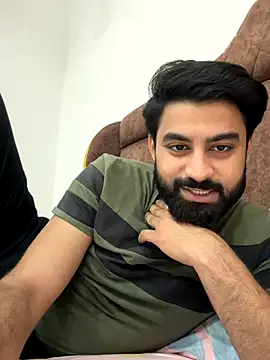 Snapshot of hottestboy03 chatting on November 6, 2025, 5:22 am hottestboy03 online show from November 6, 2025, 5:22 am