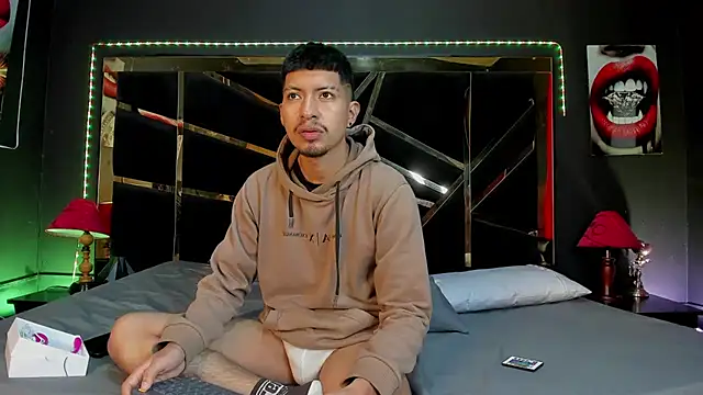 Snapshot of AxelAndJeremy chatting on November 22, 2025, 2:54 am AxelAndJeremy online show from November 22, 2025, 2:54 am