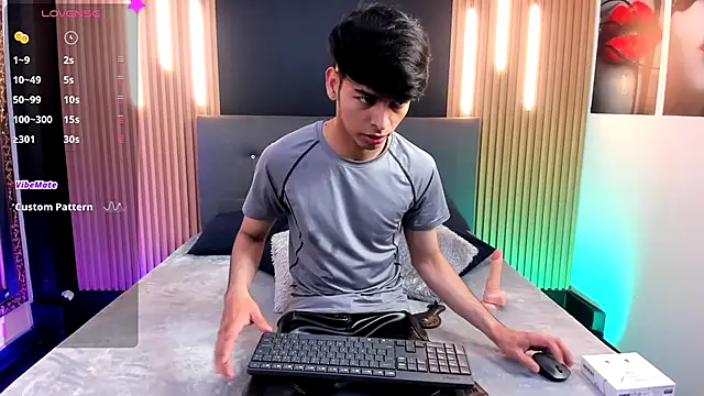 OnlyJos online show from November 18, 2025, 7:17 pm