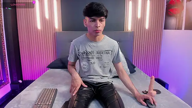 OnlyJos online show from November 24, 2025, 7:25 pm