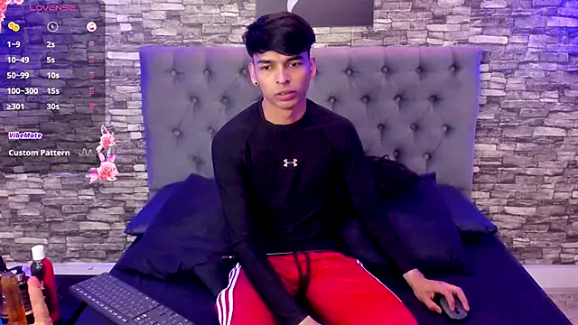 OnlyJos online show from September 29, 2025, 7:52 pm