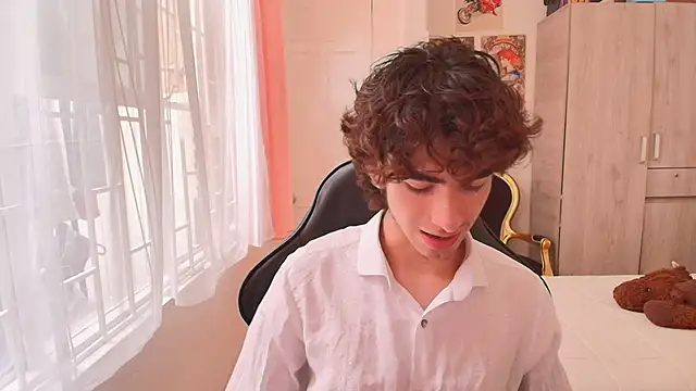 Snapshot of Nude_Boy18 chatting on October 15, 2025, 8:39 pm Nude Boy18 online show from October 15, 2025, 8:39 pm