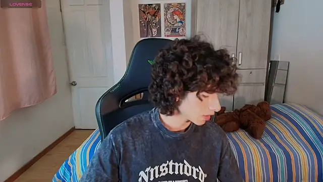 Nude Boy18 online show from January 19, 2026, 12:14 am