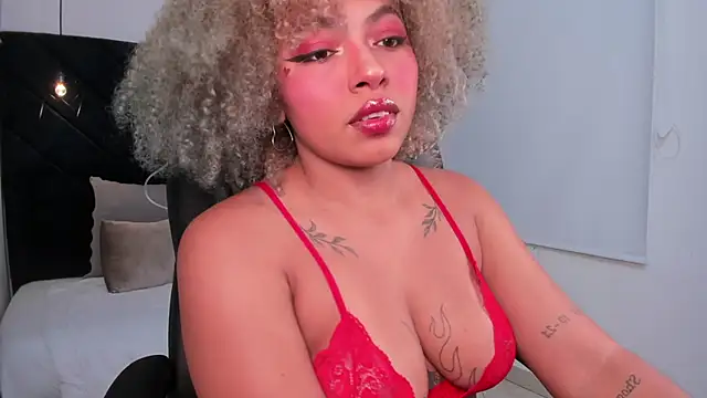 momo ayasse online show from February 15, 2026, 3:51 am