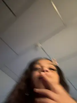 yumi hanna online show from April 1, 2026, 4:25 am