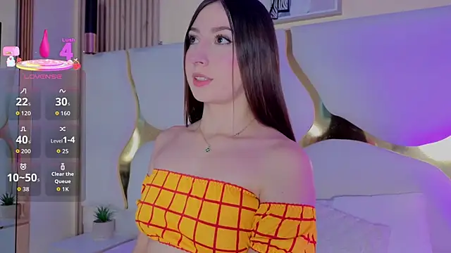 Snapshot of SofiJones_ chatting on May 25, 2026, 10:19 pm SofiJones online show from May 25, 2026, 10:19 pm