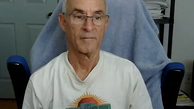 Snapshot of funone1999 chatting on October 29, 2025, 6:18 pm funone1999 online show from October 29, 2025, 6:18 pm