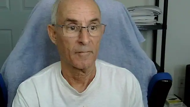 Snapshot of funone1999 chatting on October 26, 2025, 6:19 pm funone1999 online show from October 26, 2025, 6:19 pm