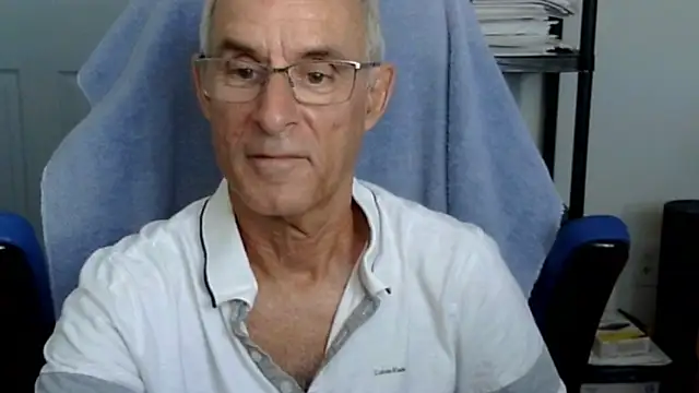 Snapshot of funone1999 chatting on November 10, 2025, 9:20 pm funone1999 online show from November 10, 2025, 9:20 pm