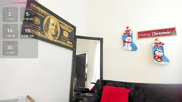 isabellaho1317 online show from December 18, 2025, 8:01 pm