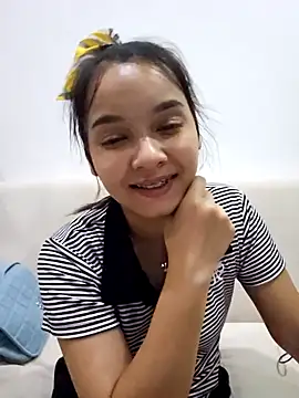 Natural Asian Girl online show from March 22, 2026, 5:03 pm