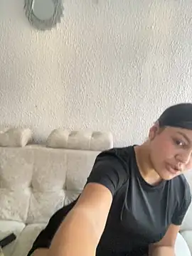 lunita sweet5 online show from October 24, 2025, 9:58 pm