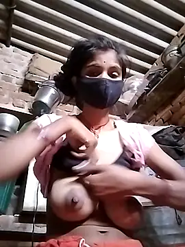 Joshi Love143 online show from November 13, 2025, 11:08 pm