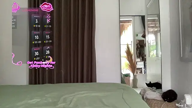 Snapshot of GoddessDove chatting on November 27, 2025, 12:00 am GoddessDove online show from November 27, 2025, 12:00 am