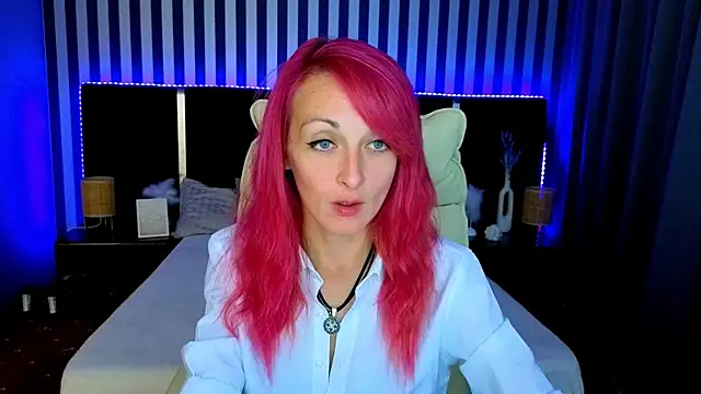 BrandyBloom online show from September 10, 2025, 7:02 pm