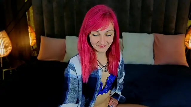 BrandyBloom online show from October 7, 2025, 6:14 am