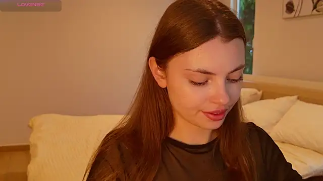 Snapshot of PhantomLace chatting on November 6, 2025, 11:31 pm PhantomLace online show from November 6, 2025, 11:31 pm