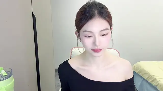 Snapshot of Cookie-oo chatting on September 20, 2025, 11:15 am Cookie-oo online show from September 20, 2025, 11:15 am