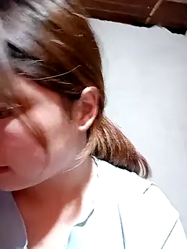 XoiXoi232 online show from October 28, 2025, 2:05 pm