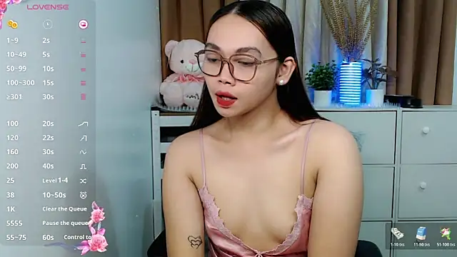 Snapshot of _Jenniyah_ chatting on November 18, 2025, 2:16 am Jenniyah online show from November 18, 2025, 2:16 am