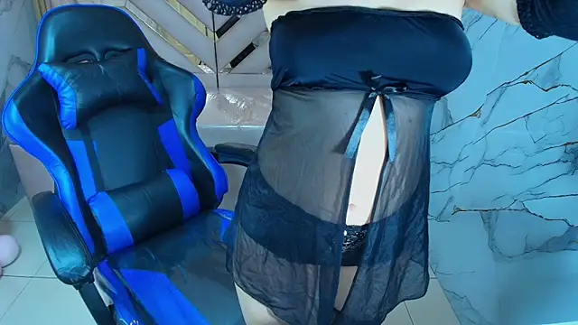 zoe r  online show from November 13, 2025, 3:21 am