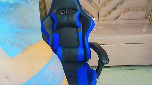 zoe r  online show from November 25, 2025, 3:40 am