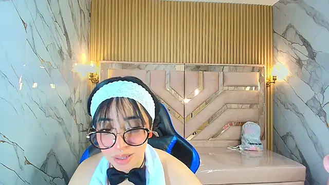 zoe r  online show from November 27, 2025, 3:18 am