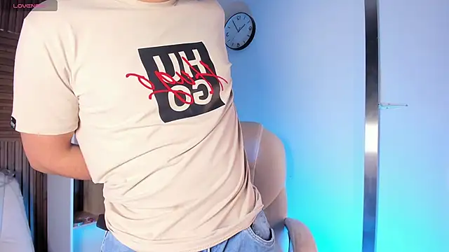 Snapshot of Axel_grey_ chatting on September 27, 2025, 12:22 pm Axel grey online show from September 27, 2025, 12:22 pm